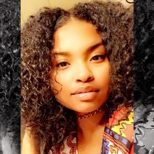 Meet your Posher, Briana